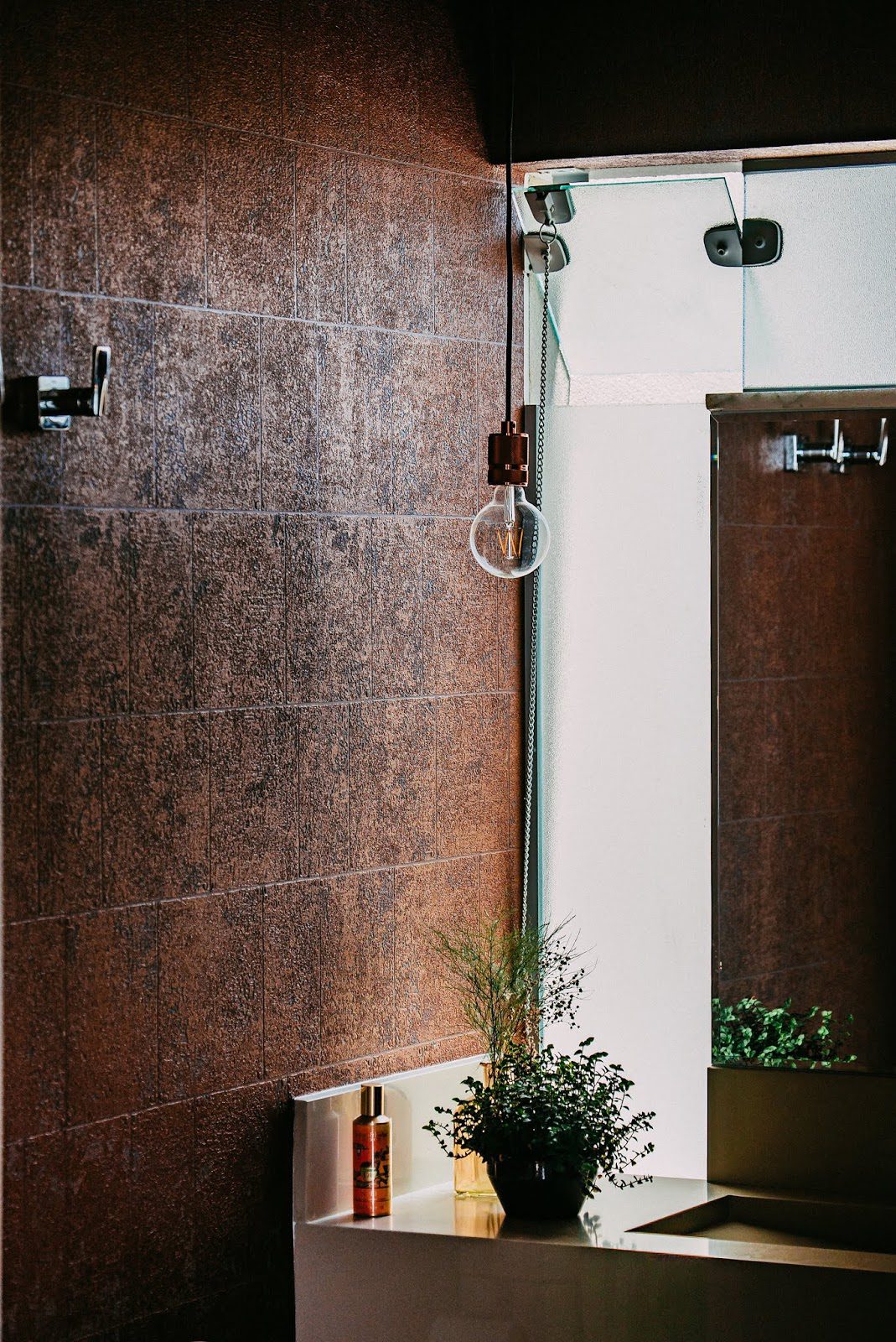 10 Tips For Maximum Storage In A Small Bathroom