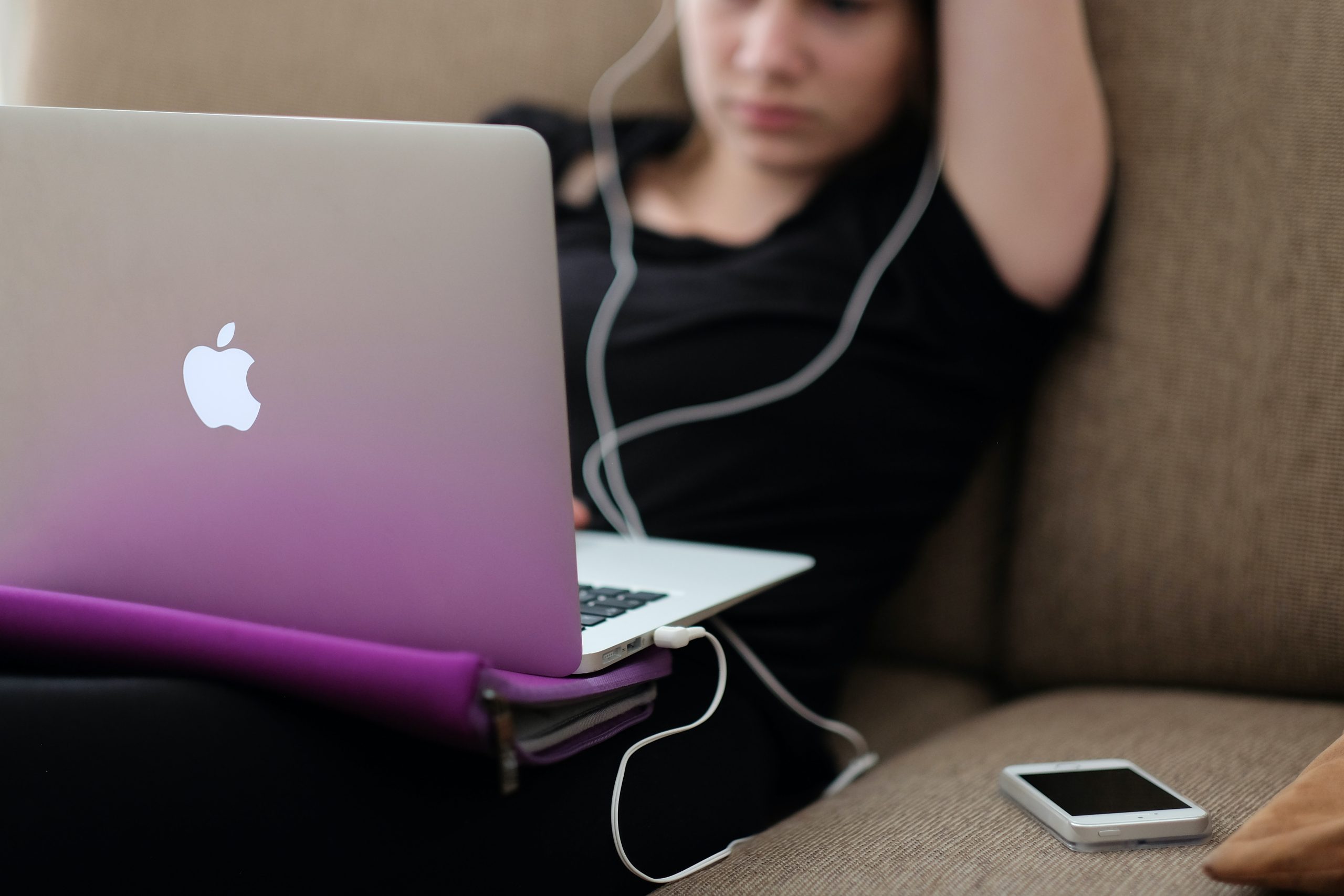 Teaching Your Child to Use Social Media Responsibly