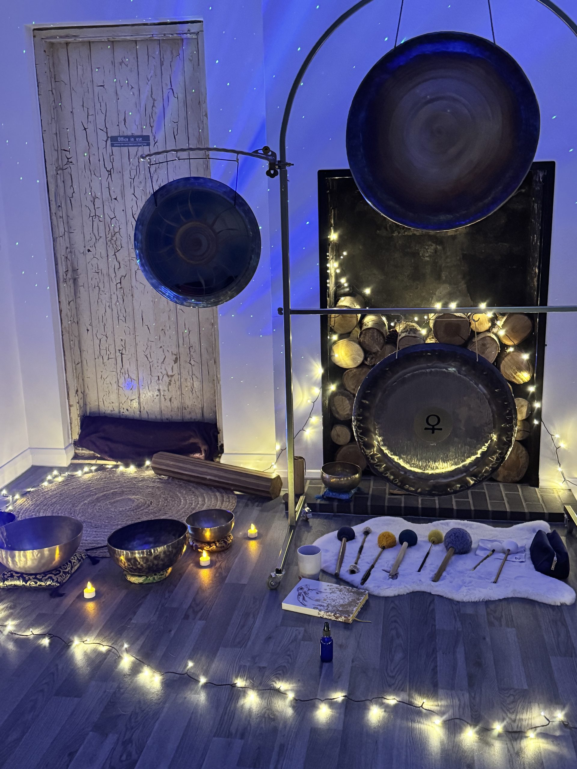 s a Sound Bath Worth It? Honest Pros, Cons + What to Expect (From Someone Who Goes Monthly)