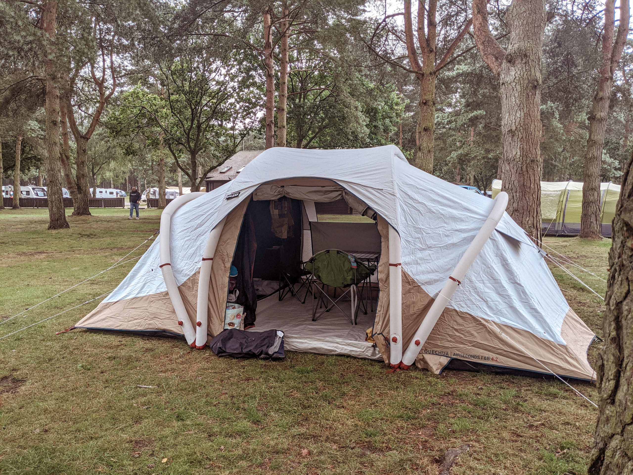 How to Camp Cheaply in the UK: 27 Money-Saving Tips (2026)